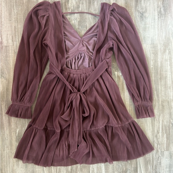 Listicle Dress - Picture 3 of 5